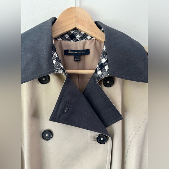 Brooks Brothers Tan With Gray Collar Belted Double Breasted Short Trench Coat - Picture 3 of 12
